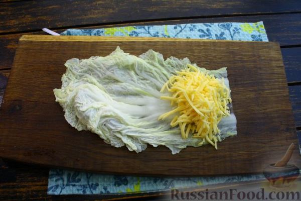 Рулеты из пекинской капусты с сыром (на сковороде)