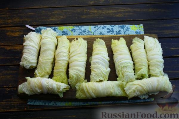 Рулеты из пекинской капусты с сыром (на сковороде)