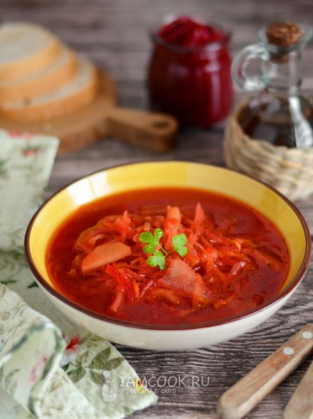 Борщ с маринованной свеклой из банки